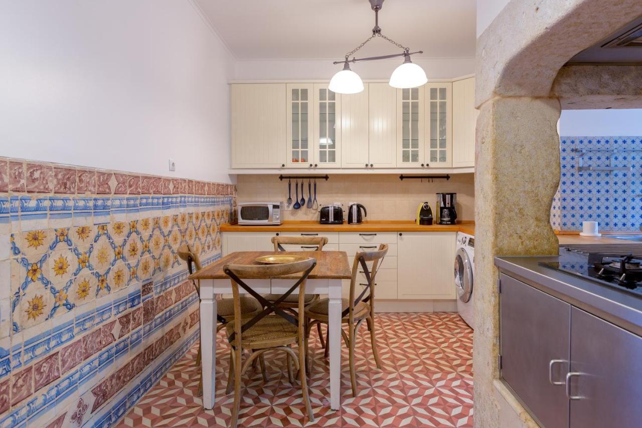 Lisbon Charming Apartment Praca Da Figueira Luaran gambar